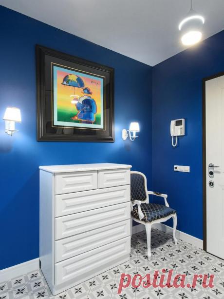 Квартира в старом доме с классической мебелью и плиткой азулежу (Петербург)