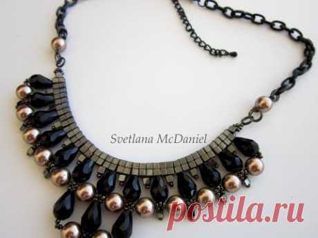 Beaded Chain Necklace with Sw pearls , crystals, seed beads. Колье из жемчуга.