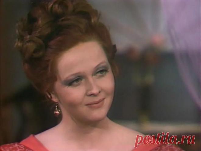 Valeri Denisov
загружено 26.08.2015
Альбом: МОИ ЛЮБИМЫЕ АКТРИСЫ.
Сегодня = 28 августа 2015 года= исполнилось бы 67 лет одной из самых популярных и талантливых актрис советского и российского кино Наталье Гундаревой. ==Сегодня мы вспоминаем любимую артистку и самые интересные факты из ее биографии.=1. В одном из своих последних интервью актриса как будто предчувствовала свой скорый уход. Она пожаловалась журналисту, что жизнь как-то прошла мимо, а Наталья так и не успела ощутить ее вкус.