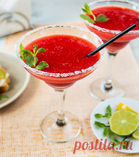 ЗАМОРОЖЕННЫЙ КЛУБНИЧНЫЙ ДАЙКИРИ