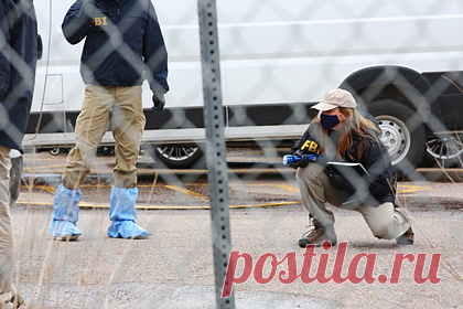 Двух американцев поймали за передачу секретных данных в упаковке жвачки. Федеральное бюро расследований (ФБР) поймало двух американцев при попытке передать секретные данные об атомных подводных лодках. Инженер-ядерщик ВМС США Джонатан Тоббе и его жена Диана установили переписку с агентом бюро, который притворился представителем иностранного государства.