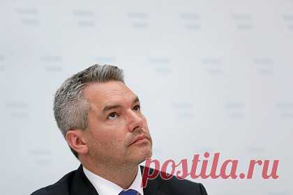 Европа согласовала новый пакет санкций против России. В это время выступавшего против канцлера Австрии не было в зале. Лидеры ЕС согласовали 12-й пакет антироссийских санкций, пока канцлер Австрии Карл Нехаммер, отсутствовал. По словам трех европейских дипломатов, произошедшее можно назвать совпадением, так он вышел из зала заседаний, чтобы обсудить с главой ЕК Урсулой фон дер Ляйен вступление Румынии и Болгарии в Шенгенскую зону.