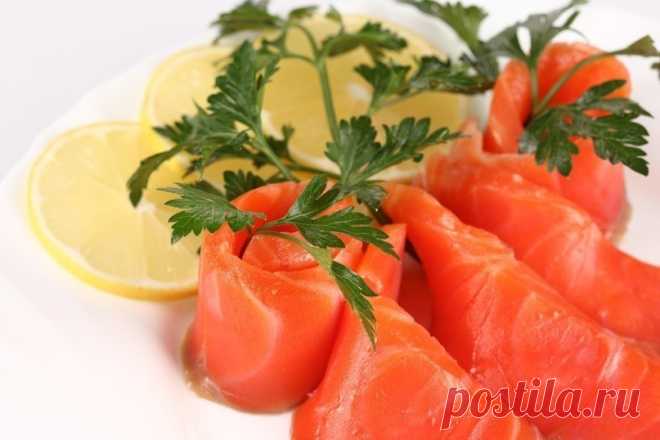 ТОП 9 ВКУСНЫХ МАРИНАДОВ ДЛЯ РЫБЫ

Соленая рыба – один из самых любимых деликатесов. Из нее можно приготовить множество блюд, но даже обычный бутерброд с такой рыбкой превращается в настоящий праздник вкуса. ХОЧУ предлагает рецепты девяти самых вкусных маринадов для рыбы, чтобы вы могли выбрать тот, который станет вашим фирменным!

Засолить рыбу в домашних условиях очень легко, главное - приобрести качественную рыбу. Она не должна быть мороженной, а только охлажденной. Для ...