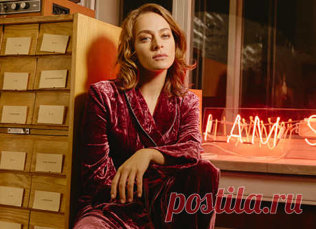 &quot;ЛЕД&quot; И ПЛАМЯ: АГЛАЯ ТАРАСОВА ПРЕДСТАВИЛА НОВОГОДНИЕ ОБРАЗЫ В FASHION-СЪЕМКЕ