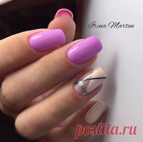 Розовый маникюр с геометрией