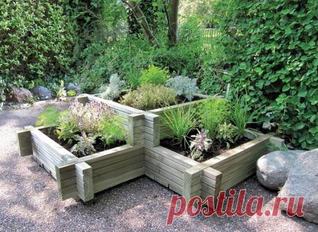 Как бесподобно оформить свой участок, используя ненужные деревянные доски и поленья