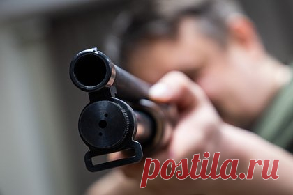 Россиянин открыл стрельбу по супруге из-за ее желания уйти