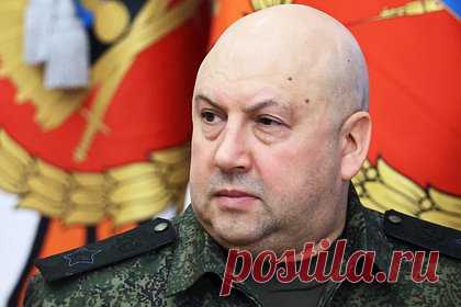 В Госдуме ответили на вопрос о местонахождении Суровикина. Генерал армии Сергей Суровикин в настоящее время отдыхает. Об этом, отвечая на вопрос о его местонахождении, заявил глава комитета Госдумы по обороне Андрей Картаполов, его слова приводит Telegram-канал Shot. «Он отдыхает сейчас, пока не доступен», — сказал парламентарий.