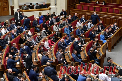 Верховная Рада соберется на внеочередное заседание. Депутаты Верховной Рады Украины соберутся на внеочередное заседание по вопросу отсрочки введения в стране кассовых аппаратов для предпринимателей-физических лиц. Необходимое количество подписей собрала сегодня депутат Анна Скороход. Парламентарии могут собраться уже 15 декабря.