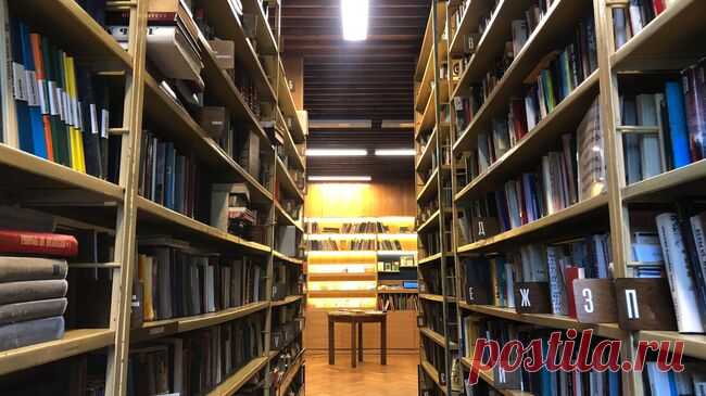 В библиотеке на востоке Москвы нашли подозрительную коробку