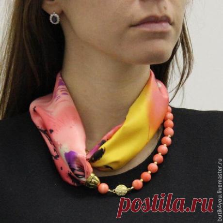 Элегантный аксессуар: 20+ изящных образов шарфов с бижутерией - Feelfeed