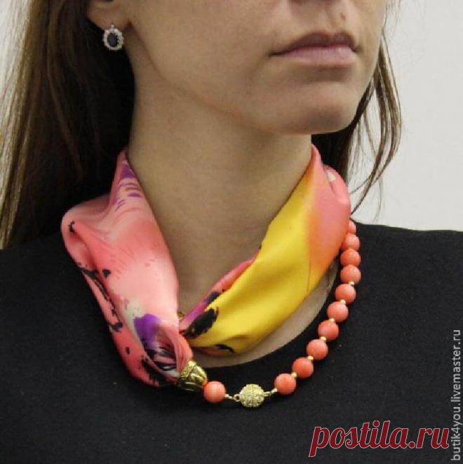 Элегантный аксессуар: 20+ изящных образов шарфов с бижутерией - Feelfeed