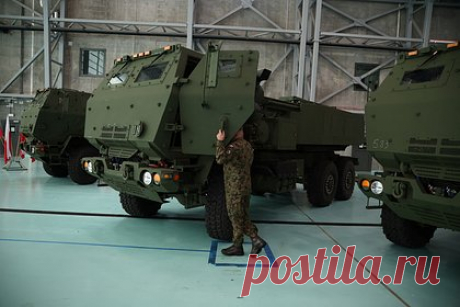 Производителю F-16 и HIMARS предложили инвестировать в оборону Литвы. Министр иностранных дел Литвы Габриэль Ландсбергис провел встречу с представителями компании Lockheed Martin и предложил производителю реактивных систем залпового огня HIMARS и истребителей F-16 инвестировать в оборону республики. Об этом сообщило МИД Литвы на официальном сайте.