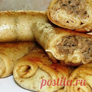Потрясающе вкусные блинчики с мясом. Сметана в этом рецепте, точно не лишняя!