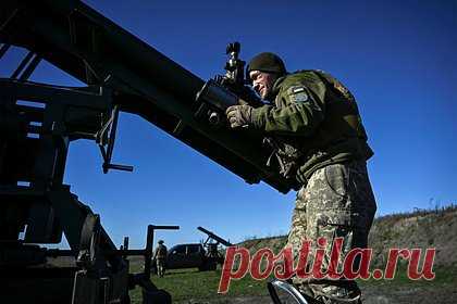 Украинские войска снова обстреляли Донецк. Украинские войска снова обстреляли Донецк — на расположенный на Западе города Куйбышевский район был сброшен снаряд с беспилотного летательного аппарата. Об этом заявили в Донецкой народной республике. Кроме того, отмечается, что было выпущено шесть снарядов «натовского» калибра по Ясиноватскому району региона.