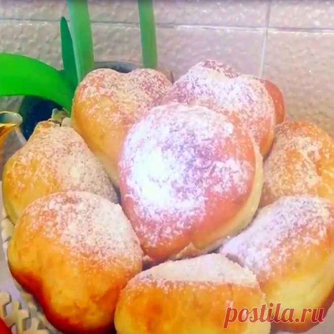 Пончики с Начинкой.

Красивые, румяные, невероятно вкусные, пышные, дрожжевые пончики! 

Отличный рецепт пончиков с начинкой вкус которых, без сомнения, всем придется по душе. 

Начинкой может служить варенье, джем, повидло, сгущенное молоко. 

Лакомый десерт, воздушный и аппетитный, от которого без ума и дети и взрослые. Тают во рту- это про них!

Ингредиенты:
.........................................................

1,5 стакана молока
1,5 стакана кефира
3 яйца
2 ст. лож...