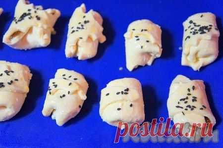 Творожные рогалики с повидлом.