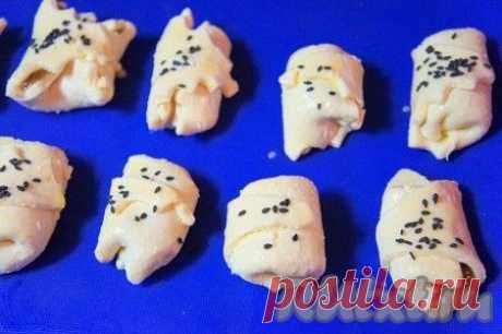 Творожные рогалики с повидлом.