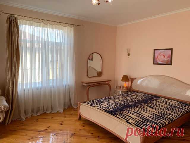 Продам дом на Новом Бугово недалеко от моря в Черноморске!
Предлагаемый к продаже дом в жилом массиве Новое Бугово на 10-ти сотках земли, правильной формы