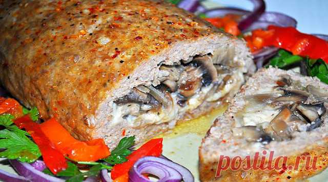 МЯСНОЙ РУЛЕТ с СЫРОМ и ГРИБАМИ Аппетитный мясной рулет из Фарша с Начинкой.