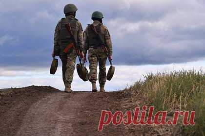 Разведчик объяснил важность Артемовска для ВС России. Артемовск (украинское название — Бахмут) имеет стратегически важное значение для Вооруженных сил России. Об этом заявил военный аналитик, бывший разведчик Анатолий Матвийчук. По словам военного эксперта, доминирование в Артемовске позволит взять под контроль дорогу на Краматорск.