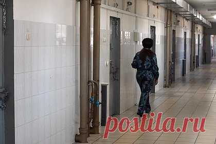 Россиянка из-за ссоры расправилась ножом с двумя мужчинами