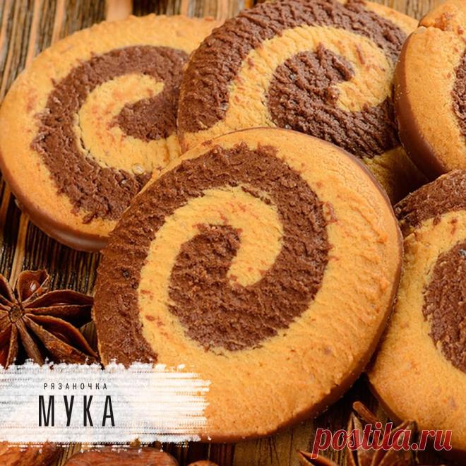 Сегодня, 1 октября отмечается Всемирный день вегетарианства. Этот праздник призван напомнить о преимуществах вегетарианства с различных точек зрения – экологической, медицинской, этической и так далее. Считается, что вегетарианство зародилось очень давно в азиатских странах. А в Европе о нём стало известно лишь в XIX веке, после знакомства европейцев с восточными религиозными учениями, такими как буддизм.
🍘
Предлагаем вегетарианский рецепт лимонно-шоколадного печенья, кот...