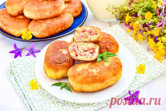 Пирожки с колбасой и сыром на сковороде рецепт с фото пошагово - 1000.menu