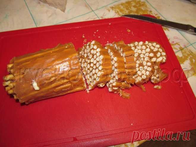 Сладкая колбаска из соломки и конфет Коровка