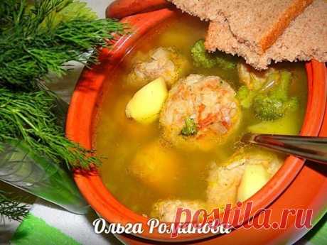 Сытный и вкусный суп в горшочке с тефтелями и овощами