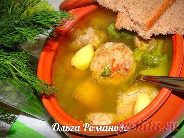 Сытный и вкусный суп в горшочке с тефтелями и овощами