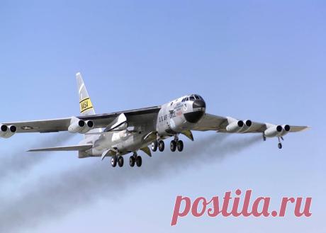 Boeing USAF B-52 Stratofortress Strategic Jet Bomber Information, History, Pictures and Facts