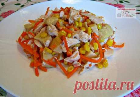 Диетический салат с курицей и овощами