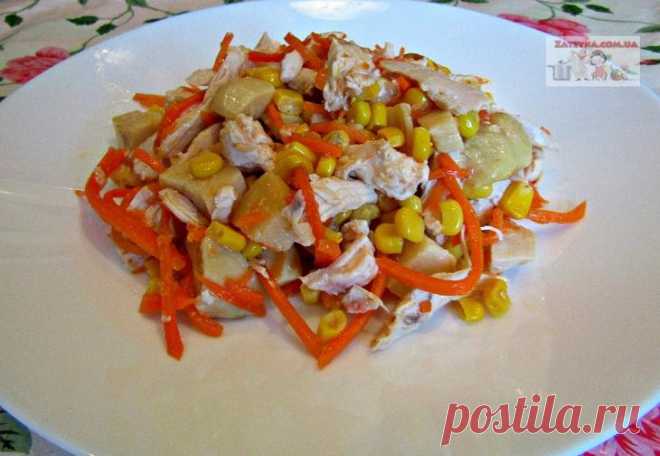 Диетический салат с курицей и овощами
