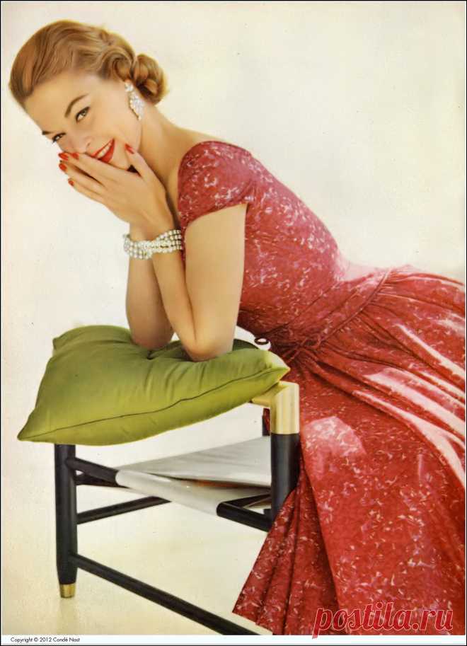 Jean Patchett , photo by Leombruno-Bodi, Vogue, May 15, 1955