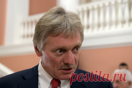 Песков описал ситуацию с COVID-19 в России фразой «легче не становится». Ситуация с коронавирусом в России легче пока не становится, заявил пресс-секретарь президента Дмитрий Песков. «Койки заполнены в значительной степени, и пока в эти дни ситуация легче не становится. Конечно, это чрезмерная, чрезвычайная нагрузка на наших врачей, которые просто демонстрируют геройство», — добавил он.