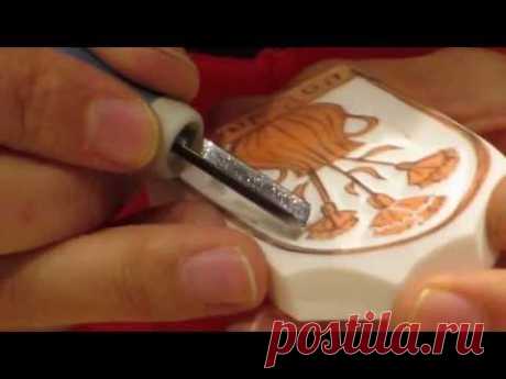 (11) Tomoko Tsukui Stamp Carving Demo @ LOG.ON Harbour City (津久井智子 - 消しゴムハンコの作りデモ) - YouTube