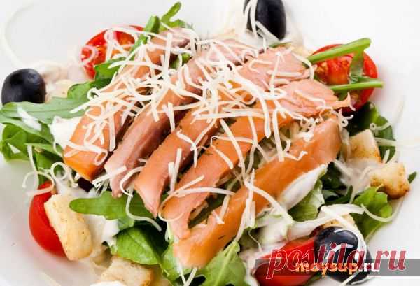 Калорийность салата Цезарь Все самое выдающееся рождается случайно. Пожалуй, именно так можно охарактеризовать величественный и всемирно известный салат Цезарь, изобретение которого занимает особое место в истории. Со времен…