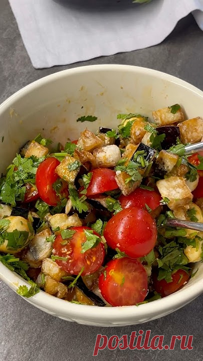 Салат с хрустящими баклажанами