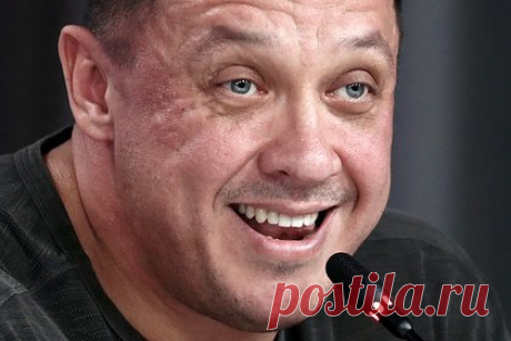 Назван возможный следующий соперник Александра Емельяненко. Промоутер «Бойцовского клуба РЕН ТВ» Владимир Хрюнов назвал возможного следующего соперника российского бойца смешанного стиля (MMA) Александра Емельяненко. Он заявил о намерении организовать реванш Емельяненко и пауэрлифтера Михаила Кокляева. Их первый поединок прошел в ноябре 2019-го.