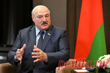 Лукашенко назвал Шольца и Макрона пацаньем. Президент Белоруссии Александр Лукашенко назвал канцлера Германии Олафа Шольца и президента Франции Эммануэля Макрона пацаньем. «Шольц — это пацан, который ничего не понимает и понимать не хочет в политике. Это пацанье, понимаете? Мелкота. Так нельзя, так не бывает», — подчеркнул Лукашенко.