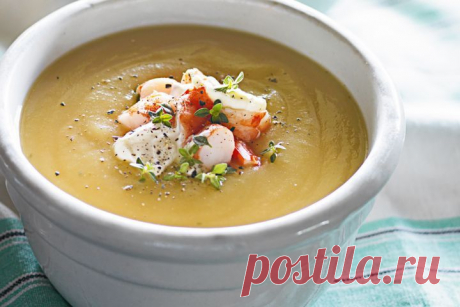 Potato, saffron & prawn soup