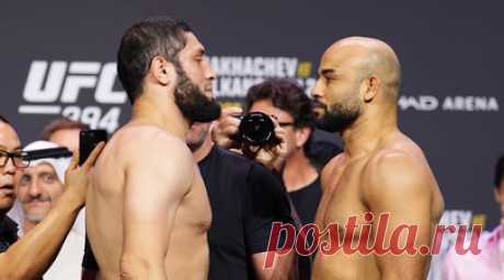 Алискеров нокаутировал Алвеса на турнире UFC 294. Российский боец смешанных единоборств (MMA) Икрам Алискеров победил бразильца Варлея Алвеса в рамках 294-го номерного турнира Абсолютного бойцовского чемпионата (UFC) в Абу‑Даби (ОАЭ). Читать далее