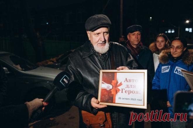 Спасшему ребенка от грабителя пенсионеру из Щелково отреставрировали «Оку». На помощь задержавшему грабителя Михаилу Макарову пришел автоблогер.