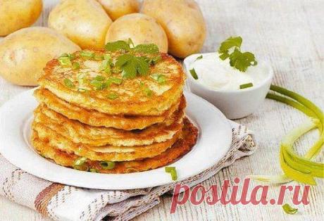 Белорусские дранікі
#вегетарианство #рецепты

Ингредиенты:
1 кг картофеля
1 крупная луковица
2 яйца
Соль по вкусу
Растительное масло для жарки

Приготовление:
1. Натереть картофель и лук на мелкой терке. Добавить яйца и соль. Перемешать.
2. Разогреть сковородку с растительным маслом, мокрыми руками сформировать лепешки и выложить на сковороду.
3. Поджарить с обеих сторон до золотистого цвета. Все очень просто

Как вам драники?
128

Обожаю
9

Никогда не ели
2

Не очень