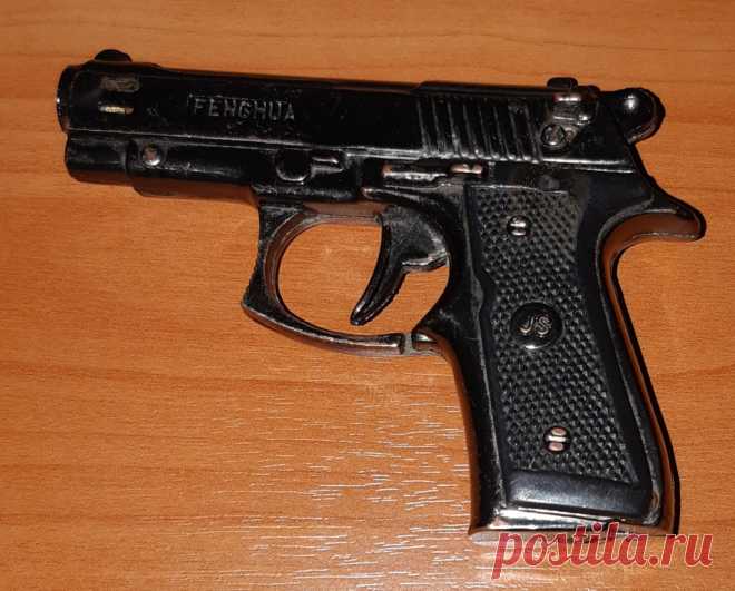 Газовая пьезо - зажигалка Пистолет Fenghua JS9187 21 век. 
Не смотря на размер приятно лежит в руке. Как настоящий. 
Размер : 85 х 60 х 15 мм. В исправном состоянии. Заправляется от стандартного газового баллона. 

Цена : 500 ₽.

купить сейчас : 

#ГазоваяПпьезоЗажигалка #ЗажигалкаПистолет #ЗажигалкаFenghuaJS9187 #ГазоваяЗажигалкаПистолет21век