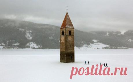 Церковь в озере, Италия