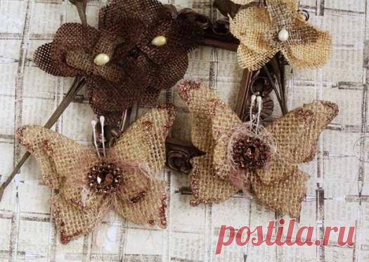 Из куска мешковины мастерица сотворила изумительную поделку