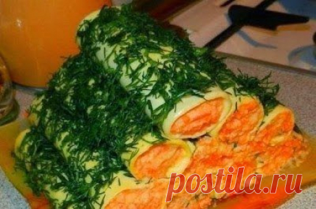Закусочные сырные трубочки

Эти закусочные сырные трубочки с начинкой из корейской морковки и с плавленным сыром. Очень вкусные! На праздничный стол - отменное блюдо.

Ингредиенты:

Сыр плавленый в пластинках - 16 штук;
Корейская морковь – 300 грамм;
Вареное куриное яйцо – 3 штуки;
Укроп – 1 большой пучок;
Чеснок – 2 зубчика;
Сливки (густые) – 3 ст. ложки;
Горчица, соль, перец

Приготовление:

Измельчить в блэндере яйца, корейскую морковку, чеснок, сливки до кремового сост...