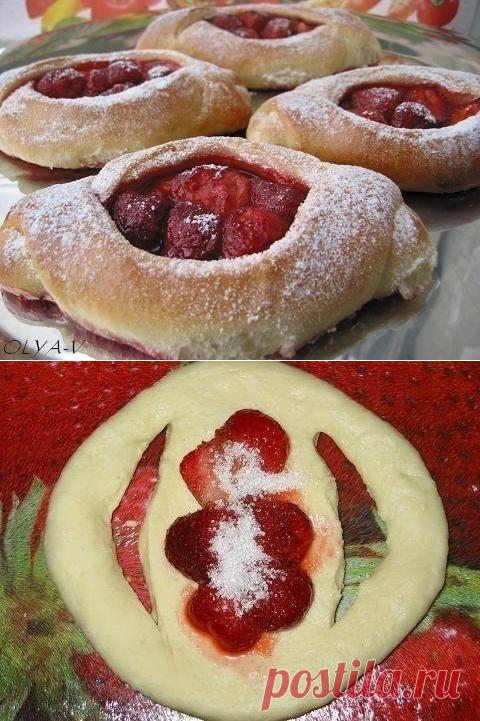 Как приготовить булочки с клубникой - рецепт, ингридиенты и фотографии
